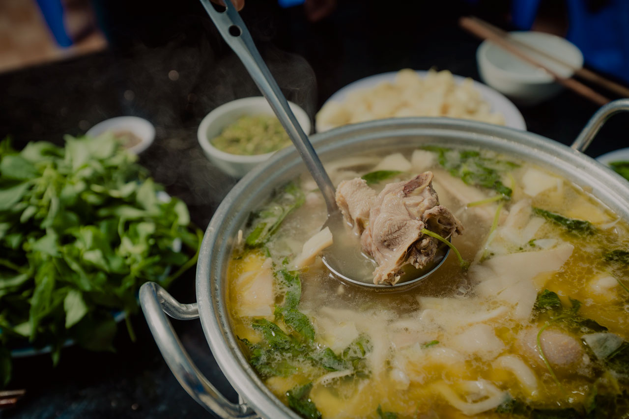  Lẩu gà lá é Tao Ngộ – Trần Quang Cơ, Tân Phú
